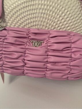 Juicy Couture Run The World Barrel Shoulder Bag in Fondant Pink